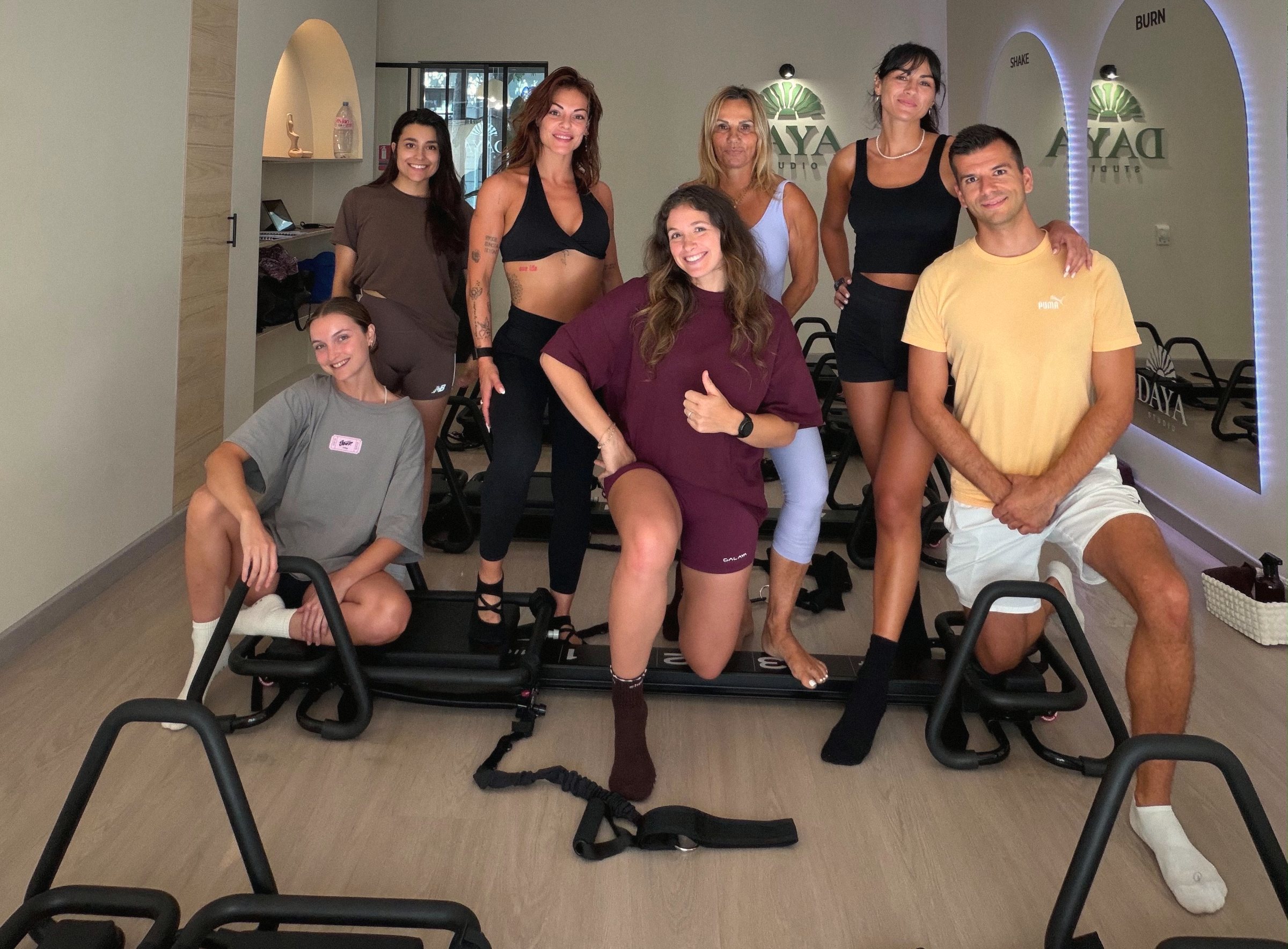Coachs et élèves réunis au studio DAYA